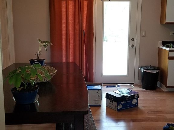 3rd image of 156 Mayfield Dr