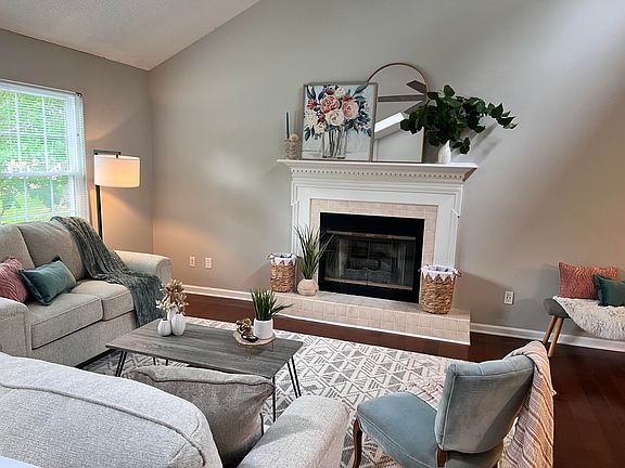 4th image of 6014 Parsons Pond Dr
