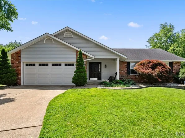 5 Carrington Ct, Saint Peters, MO 63376