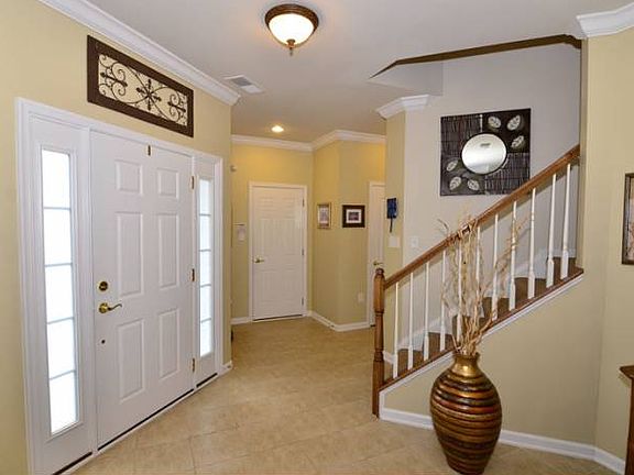 5th image of 44361 Oakmont Manor Sq