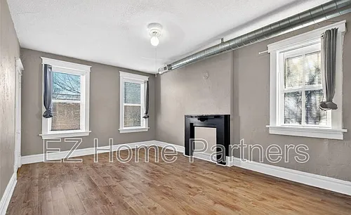 3005 S Compton Ave Photo 1