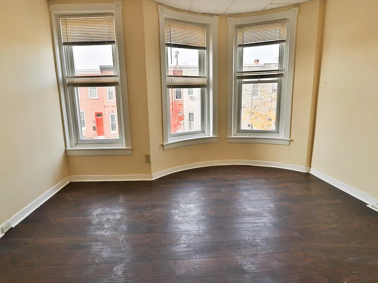 1303 James St — Photo 31