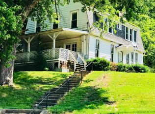 16 Jefferson St, Nelsonville, OH 45764