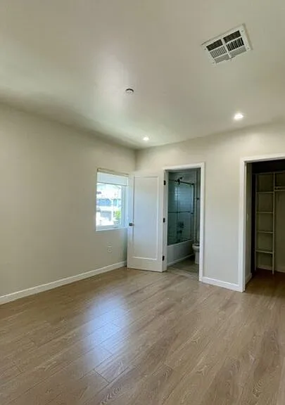5230 1/2 Satsuma Ave — Photo 17