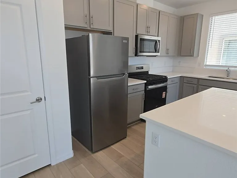 5925 Obsidian Sky Ave — Photo 4