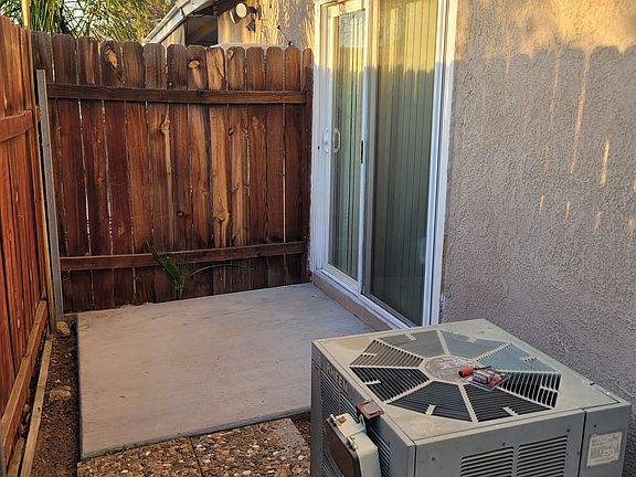 3rd image of 583 Cumbre Ct
