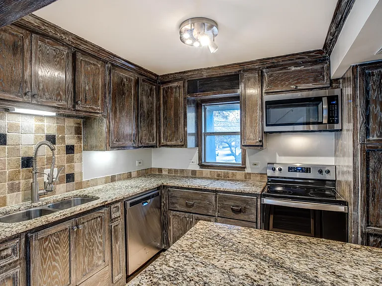 3610 Prescott Ave — Photo 5