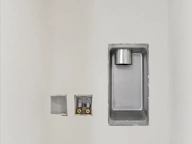 Kamden Court — Photo 14