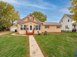359 N Walnut Ave, Parker, SD 57053