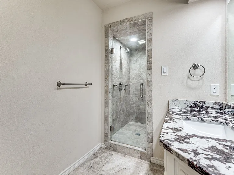 6731 Crestland Ave — Photo 11
