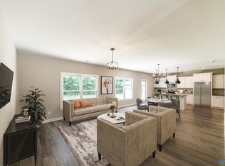 113 Turning Leaf Dr, Union Grove, AL 35175