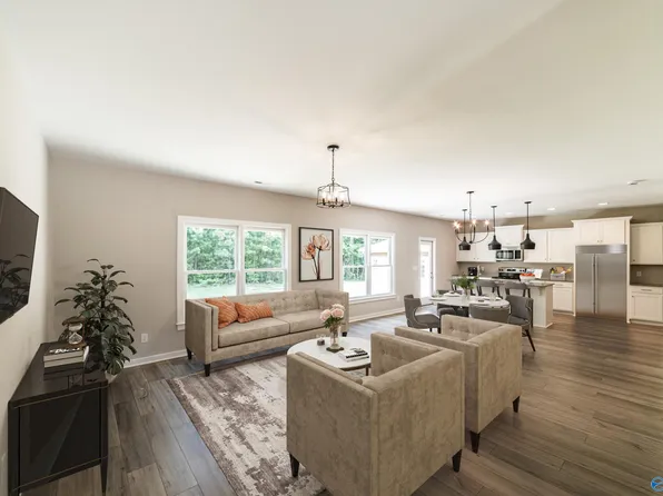 113 Turning Leaf Dr, Union Grove, AL 35175