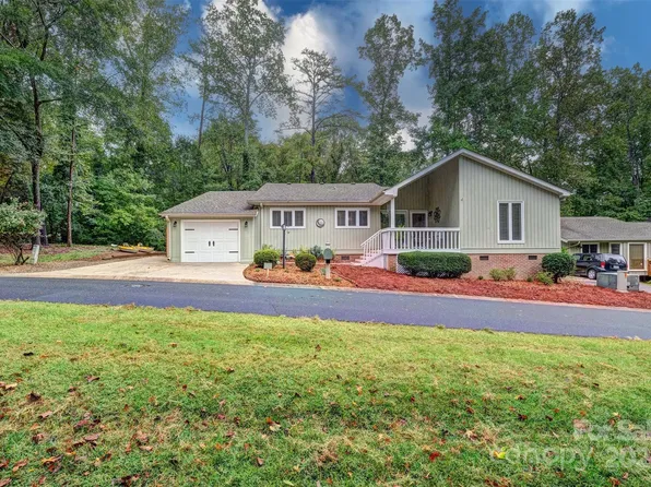 12 Old Stage Trl, Lake Wylie, SC 29710