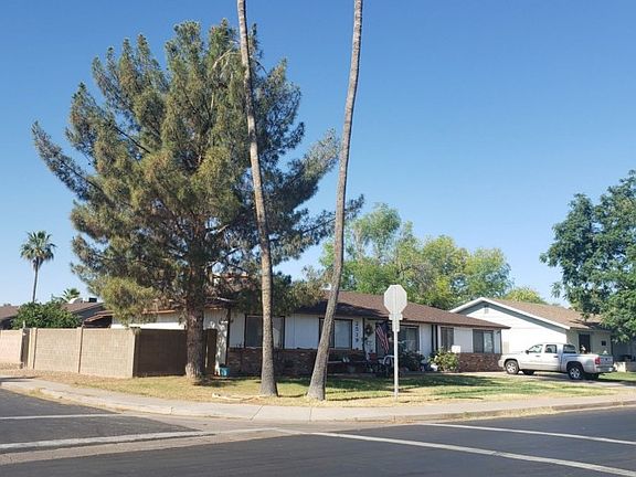 3rd image of 2519 E Balboa Dr