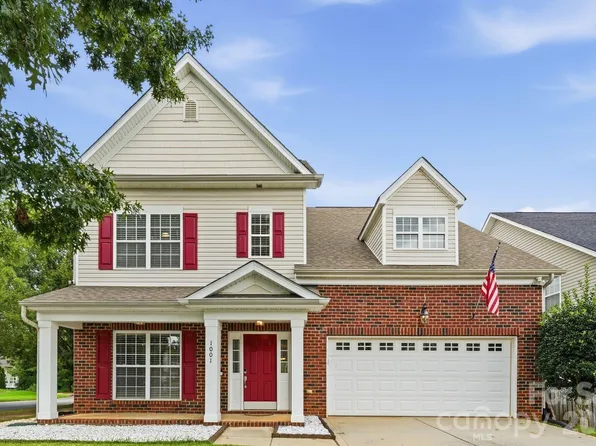 1001 Yellow Daisy Dr, Matthews, NC 28104