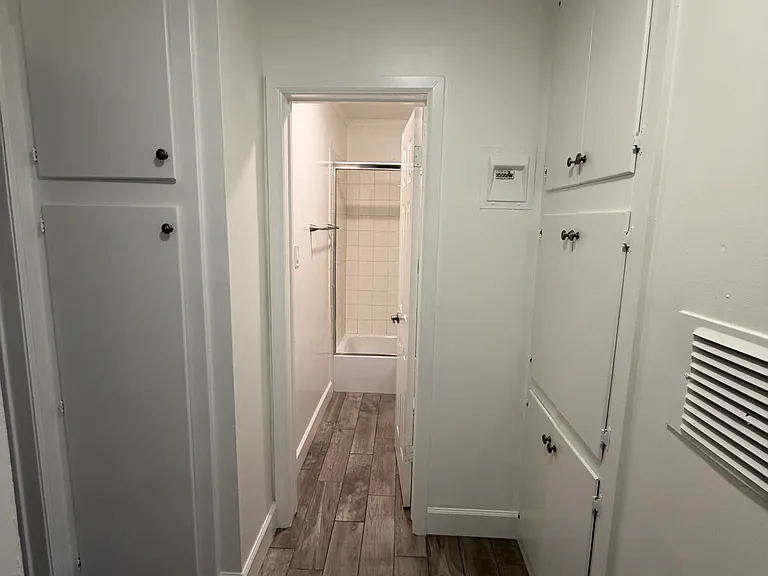 917 Georgia St — Photo 9