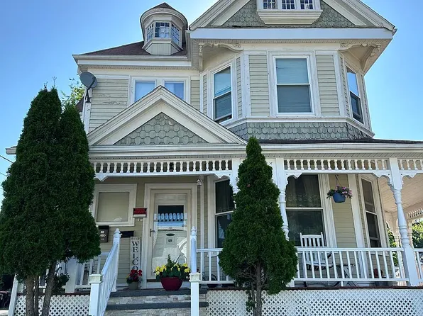 126 S Leyden St, Brockton, MA 02302