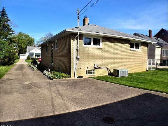 5th image of 4124 W 223rd St