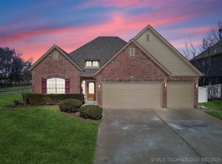 2114 W Austin Pl, Broken Arrow, OK 74011