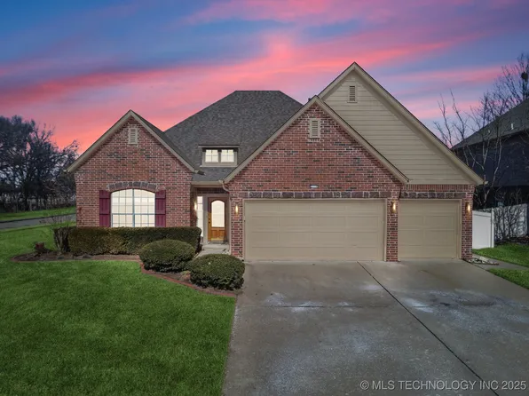 2114 W Austin Pl, Broken Arrow, OK 74011