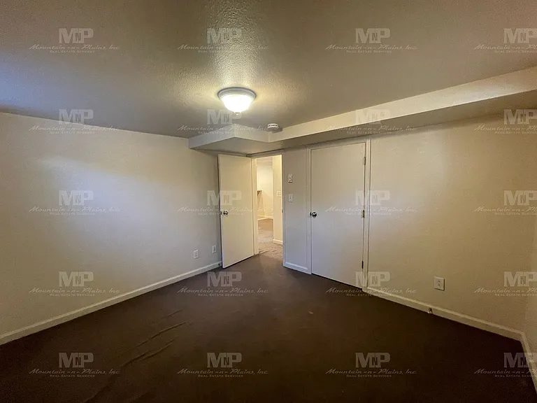 611 1/2 S Grant Ave — Photo 12