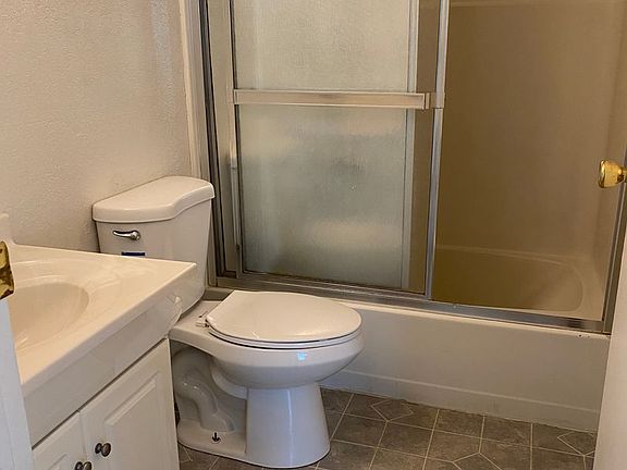 4th image of 325 Alexander Ave APT 4