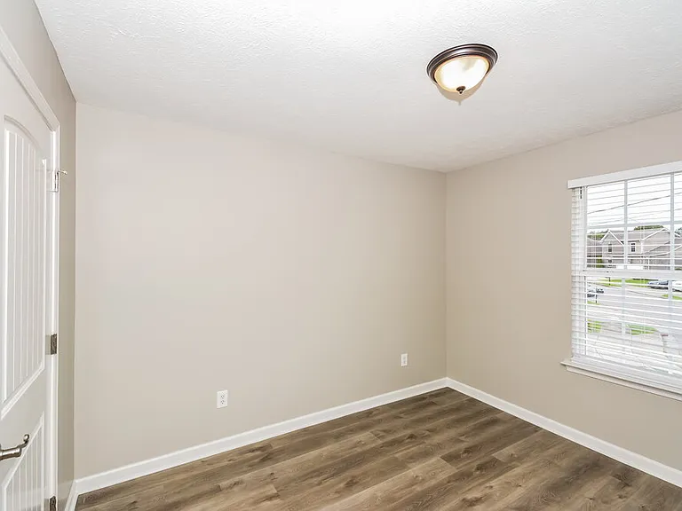 320 Birchclay Point N — Photo 14