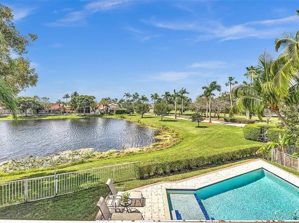 15278 Wilshire Cir S, Hollywood, FL 33027