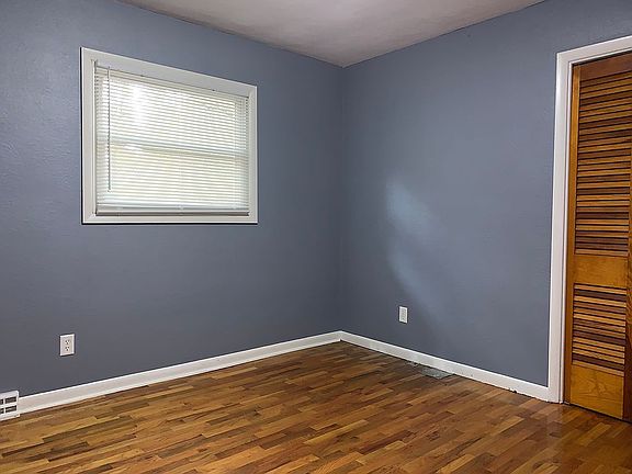 5th image of 705 Albert St