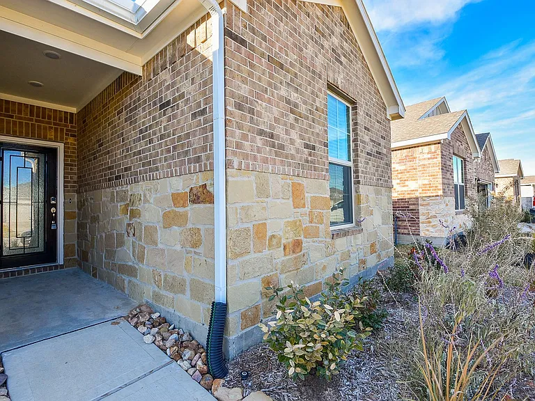 5715 Aurora Greens Ln — Photo 3