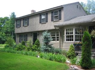 27 Elm St, Pepperell, MA 01463