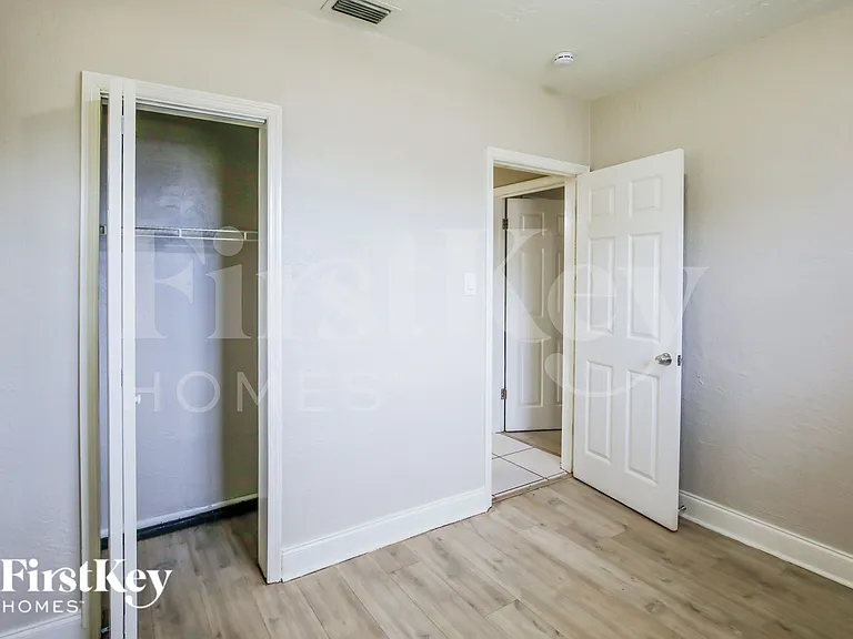 1121 NW 23rd Ter — Photo 14