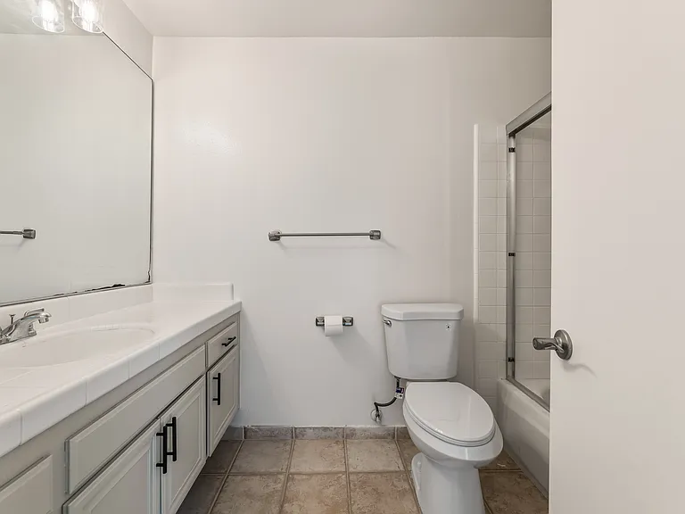 1340 S Beverly Glen Blvd #202 — Photo 24