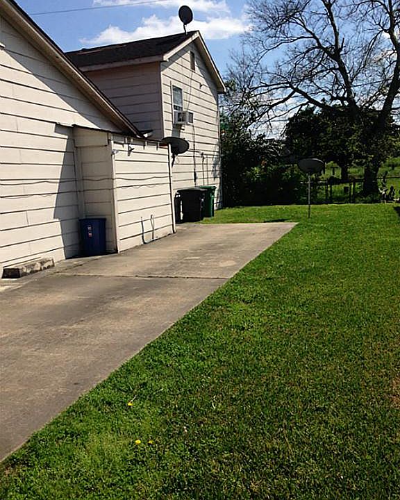 1st image of 2816 Woodard St #2