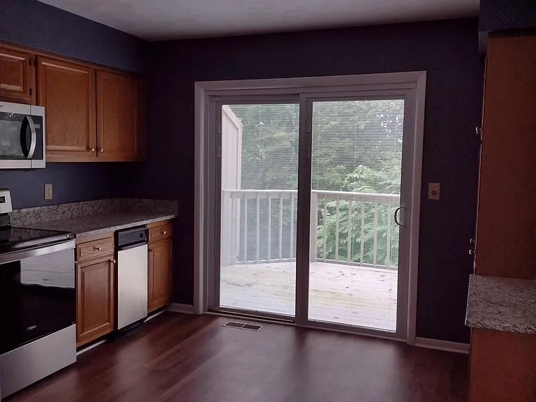 3541 Londonderry Ln — Photo 6