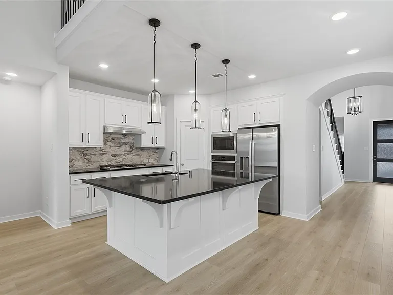 5011 Bowen Prairie Dr — Photo 7