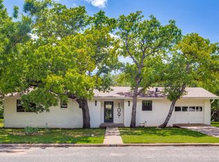 109 Glenwood Dr, Fredericksburg, TX 78624