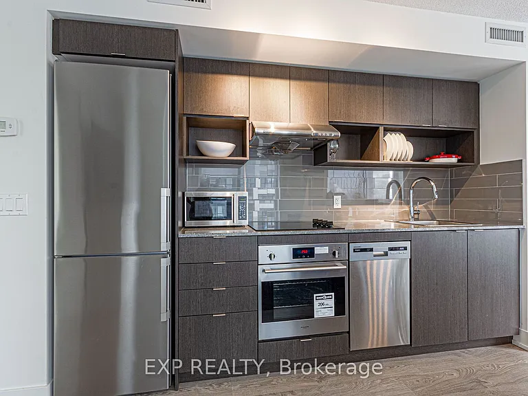 7 Mabelle Ave #804 — Photo 12