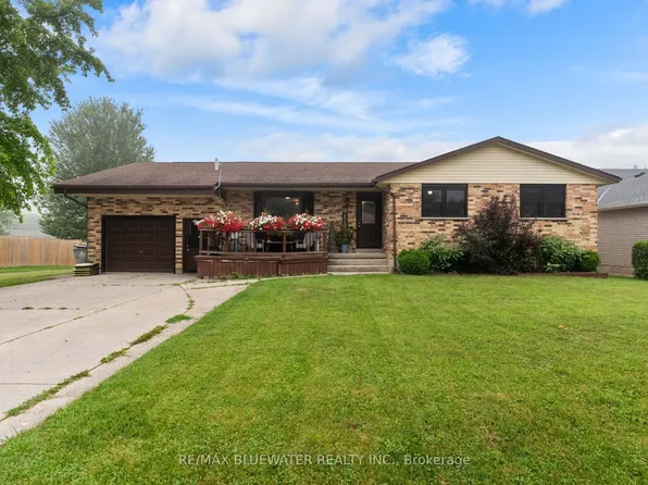 210 Hill St, Central Huron, ON N0M 1L0