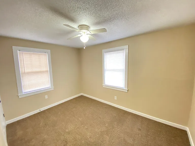 2189 Hillside Ave — Photo 5