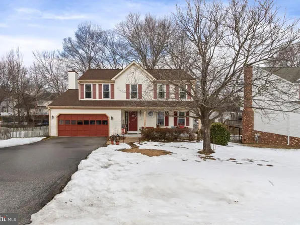 7211 Lord Barton Dr, Fredericksburg, VA 22407