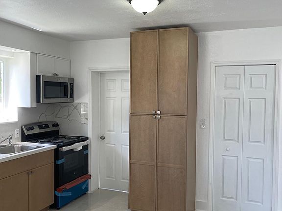4th image of 2043 NW 50th St
