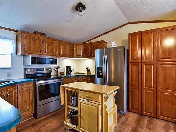 3rd image of 442 Whispering Pines Dr SW