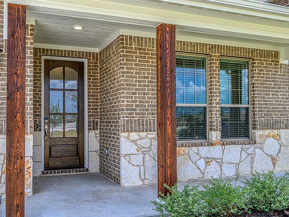 4th image of 504 Quartz St