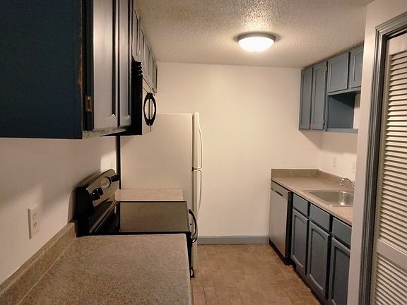 5th image of 138 Heritage Dr #138