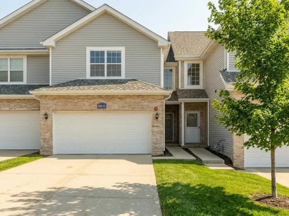 600 Pleasant Ln #C-2, Lombard, IL 60148