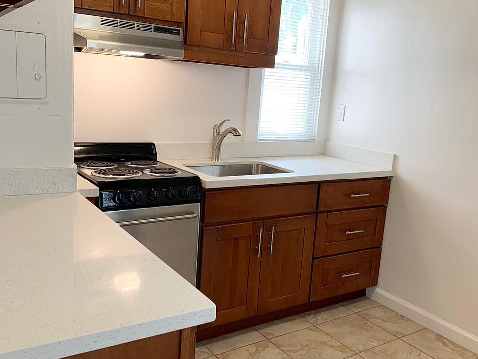 1st image of 929 Pine St #929