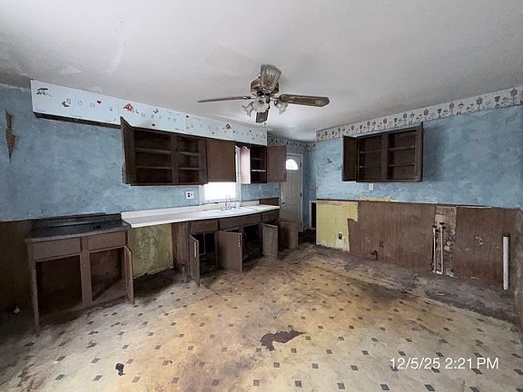 4th image of 2171 221st St