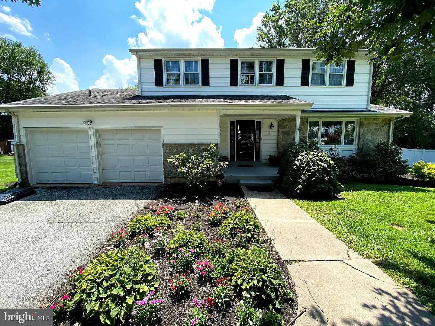 13 Drummond Dr photo 1