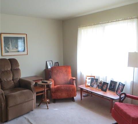 3rd image of 8104 Belleview Ave